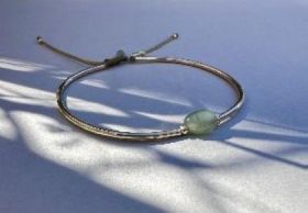 IRINI HANDMADE JEWELLERY OSAMU Armband mit Stein Morganit